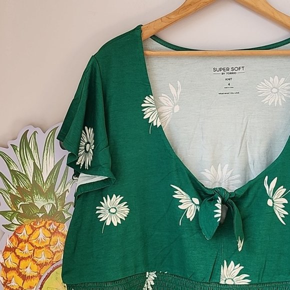 Torrid - Super Soft Tie Front Keyhole Babydoll Top in "Green Jacket" - Picture 3 of 12